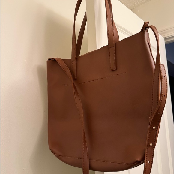 Elegant Brown Tote Bag - Picture 2 of 4